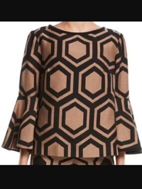 TRINA TURK TOP SIZE SMALL TRUMPET SLEEVES